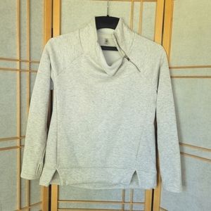 MTA sport pullover small